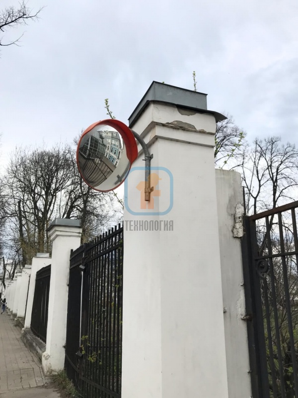 Сферическое дорожное зеркало ЗС-600 для обзора при выезде с парковки ресторана «Буратино», г. Ярославль