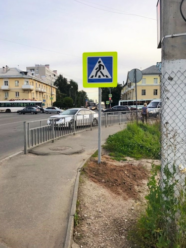 Установка дорожного знака в грунт