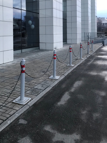 Монтаж парковочных столбиков на анкерах