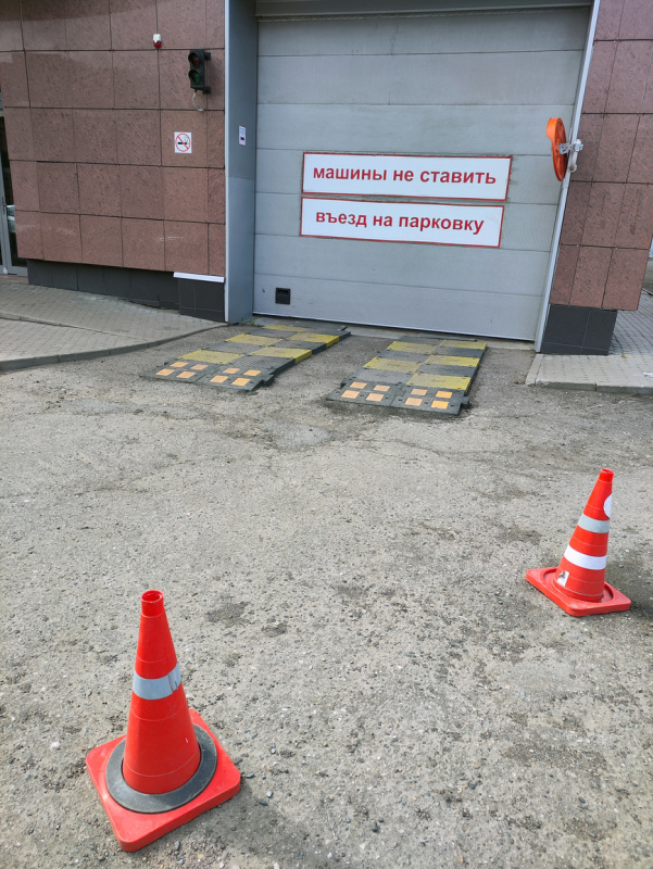 Выезд с парковки бизнес-центра - фото 7