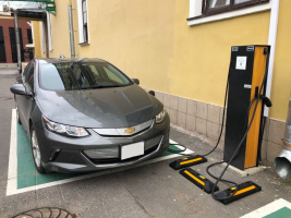 Оборудование зарядных станций на парковке