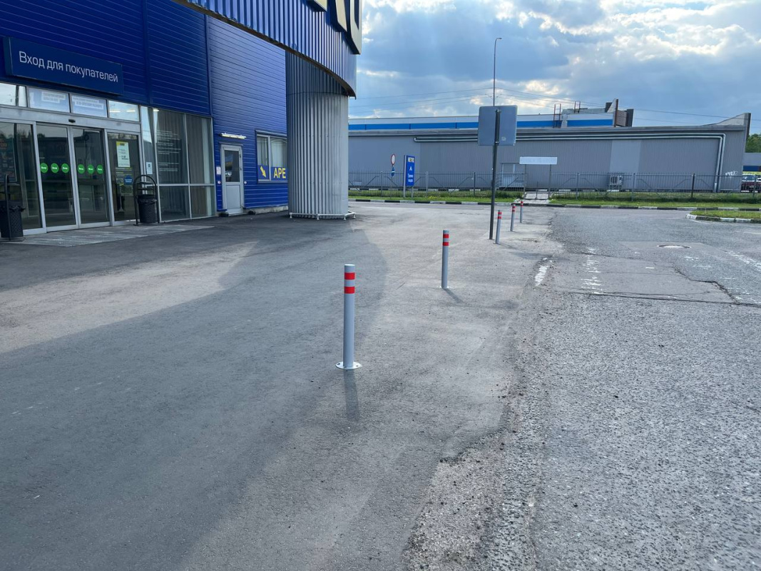 Установка столбиков анкерных серии Эконом, гипермаркет Метро, Ярославль Установка столбиков анкерных серии Эконом, гипермаркет Метро, Ярославль