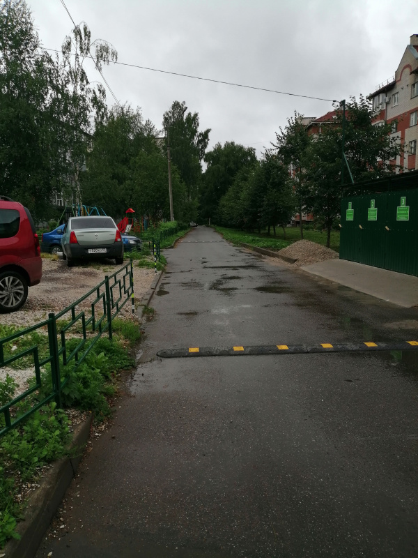 Дворовая территория в г. Великий Новгород, оснащенная ИДН-300 Дворовая территория в г. Великий Новгород, оснащенная ИДН-300