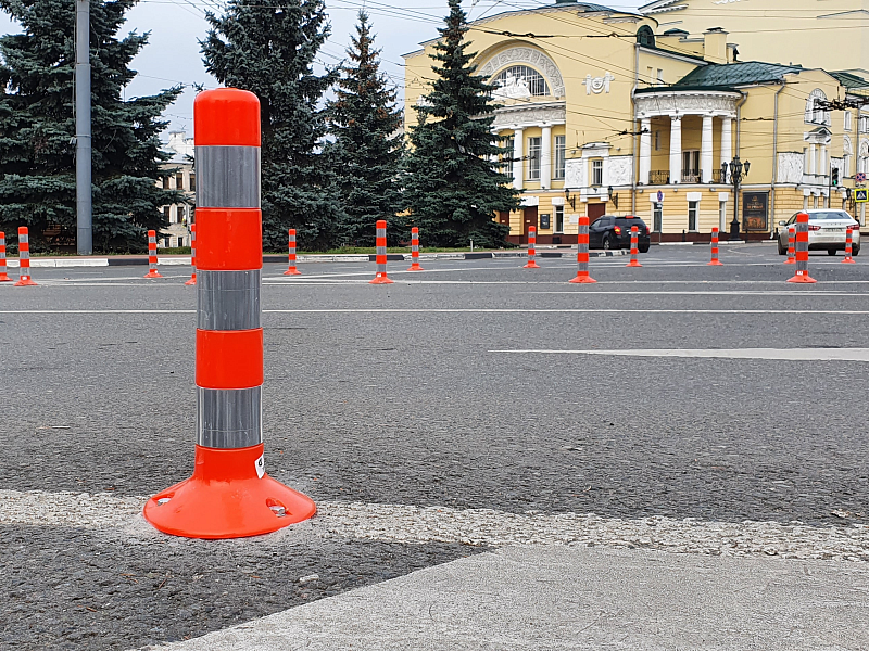 Обозначение границ проезжей части с помощью гибких столбиков